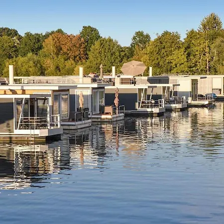 House Boat Ibiza ספינת מלון 4*