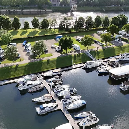 House Boat Ibiza ספינת מלון 4*