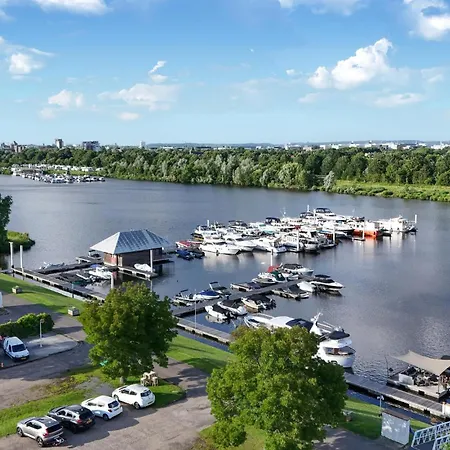 House Boat Ibiza ספינת מלון מאסטריכט