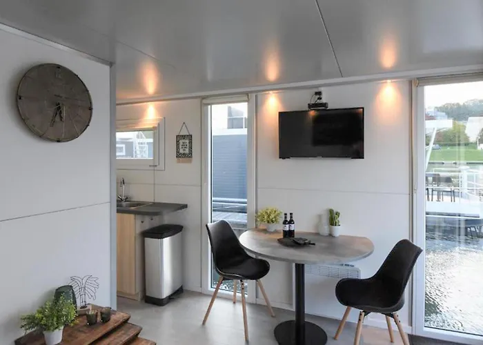 House Boat Ibiza מאסטריכט