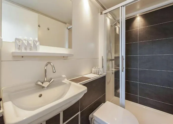 House Boat Ibiza Botel