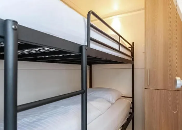 House Boat Ibiza Botel