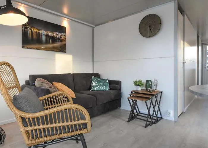 Botel House Boat Ibiza 4*