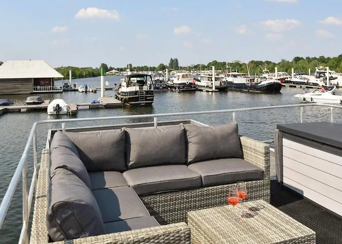 House Boat Ibiza Botel Maastricht