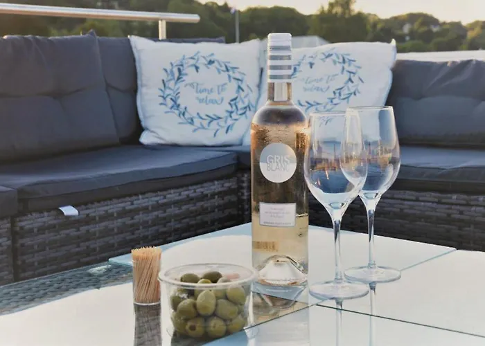 Botel House Boat Ibiza 4*