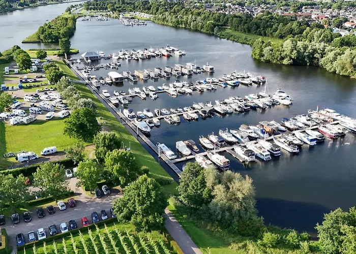 House Boat Ibiza Botel