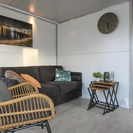 Hotel na wodzie House Boat Ibiza 4*