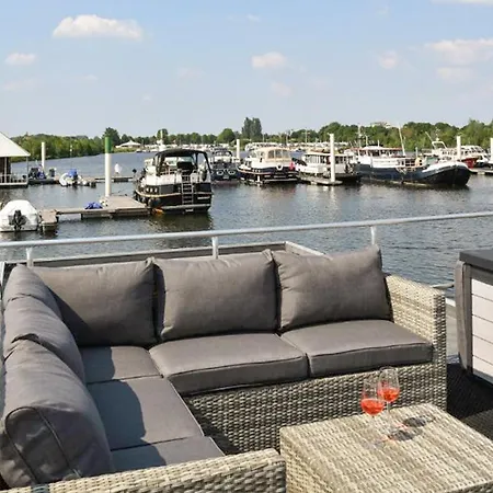House Boat Ibiza Hotel na wodzie Maastricht